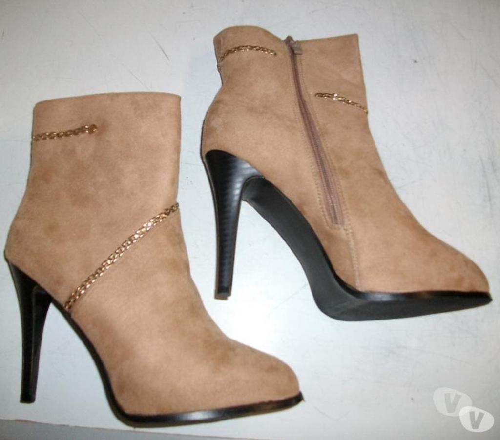 Chaussures Bas-Rhin Bouxwiller - 67330 - Photos Vivastreet Bottines fourrées Beige filamant doré -talons de 12 cm-pt 39