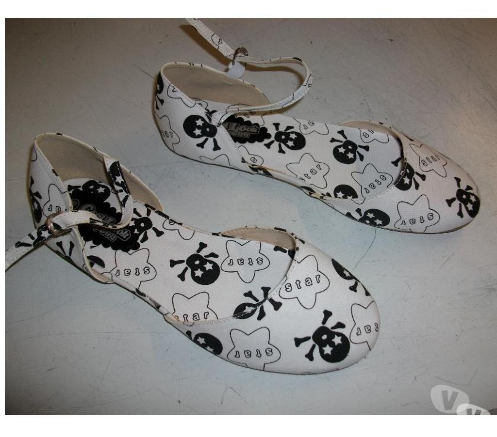 Chaussures Bas-Rhin Bouxwiller - 67330 - Photos Vivastreet Ballerines motif tête de mort pt 38-neuves