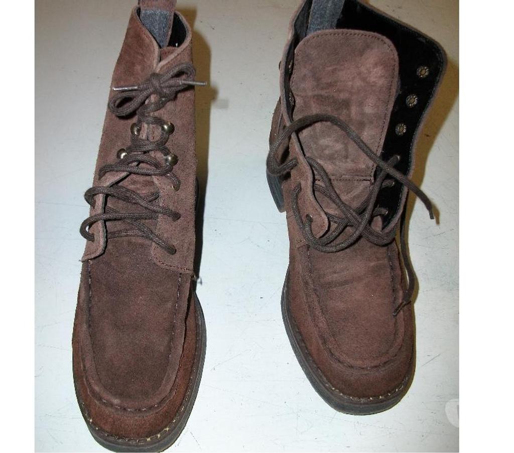 Chaussures Bas-Rhin Bouxwiller - 67330 - Photos Vivastreet Derbys Marron en daim à lacets pt 38-neufs- à 6 €