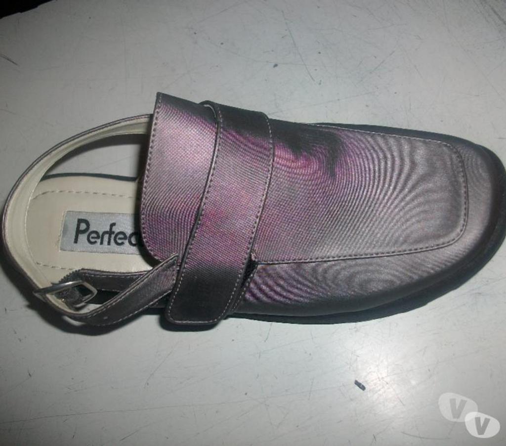 Chaussures Bas-Rhin Bouxwiller - 67330 - Photos Vivastreet Sandales Gris brillant pointure 38 -neuves- à 4 €
