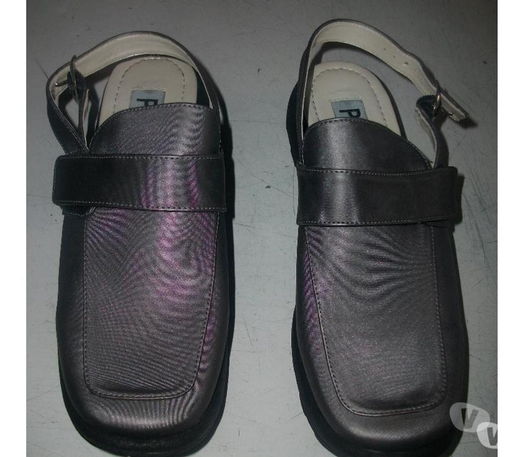 Chaussures Bas-Rhin Bouxwiller - 67330 - Photos Vivastreet Sandales Gris brillant pointure 38 -neuves- à 4 €