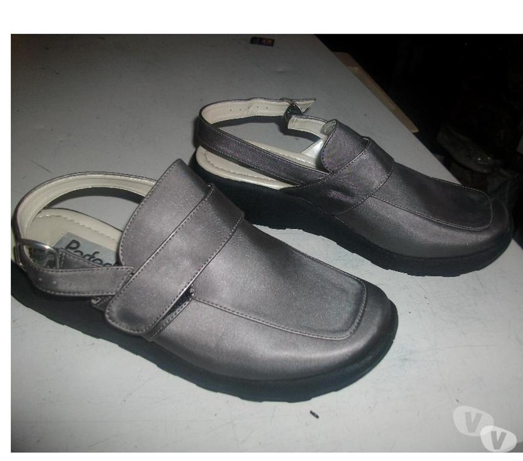 Chaussures Bas-Rhin Bouxwiller - 67330 - Photos Vivastreet Sandales Gris brillant pointure 38 -neuves- à 4 €