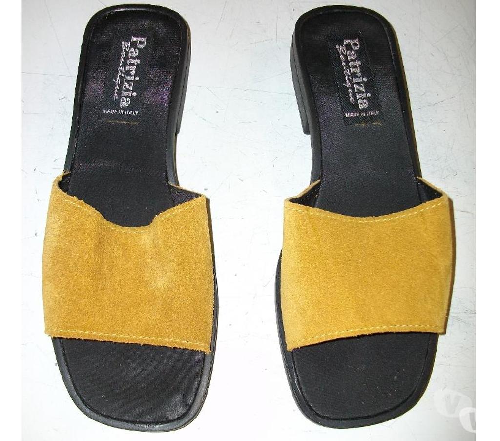 Chaussures Bas-Rhin Bouxwiller - 67330 - Photos Vivastreet Paires de Mules dessus daim pt 38 à 5 € la paire