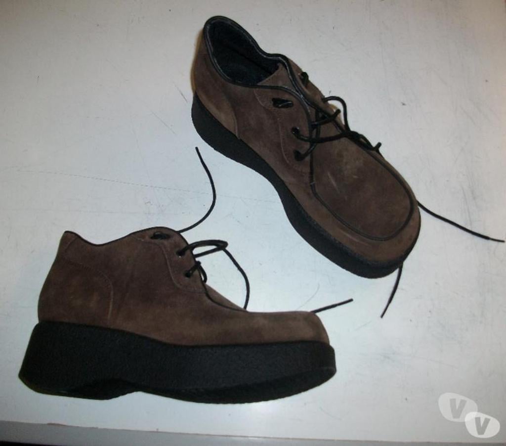 Chaussures Bas-Rhin Bouxwiller - 67330 - Photos Vivastreet Derbys velours Marron à lacets pt 38 -neufs- à 7 €