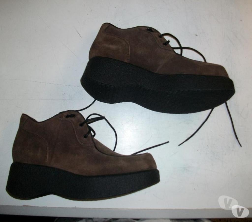 Chaussures Bas-Rhin Bouxwiller - 67330 - Photos Vivastreet Derbys velours Marron à lacets pt 38 -neufs- à 7 €