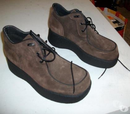 Chaussures et bottes occasion Bouxwiller Bas-Rhin - Photos Vivastreet Derbys velours Marron à lacets pt 38 -neufs- à 7 €