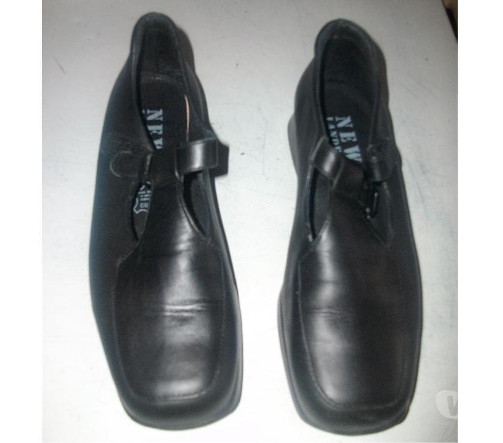 Chaussures Bas-Rhin Bouxwiller - 67330 - Photos Vivastreet Mocassins Noir New Lander à scratch pt 38 à 5 €