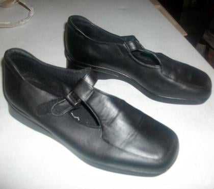 Chaussures et bottes occasion Bouxwiller Bas-Rhin - Photos Vivastreet Mocassins Noir New Lander à scratch pt 38 à 5 €