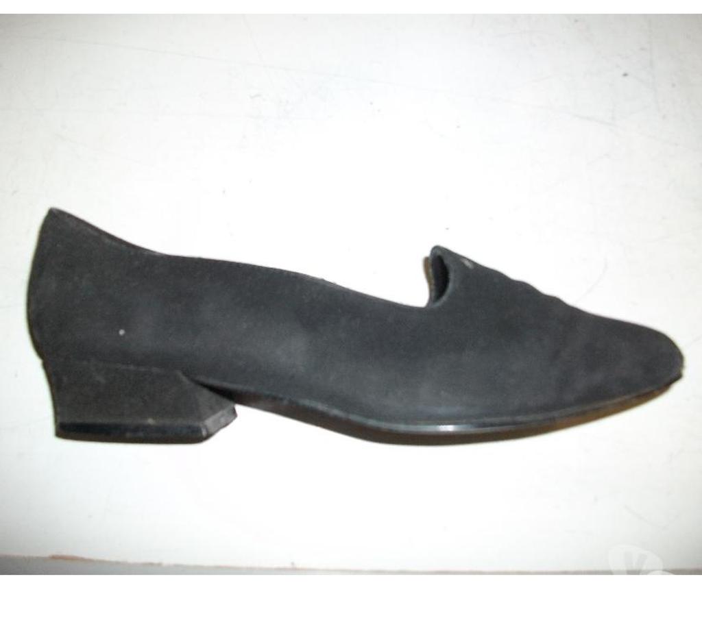 Chaussures Bas-Rhin Bouxwiller - 67330 - Photos Vivastreet Mocassins daim Noir petit talon pointure 38 à 2 €