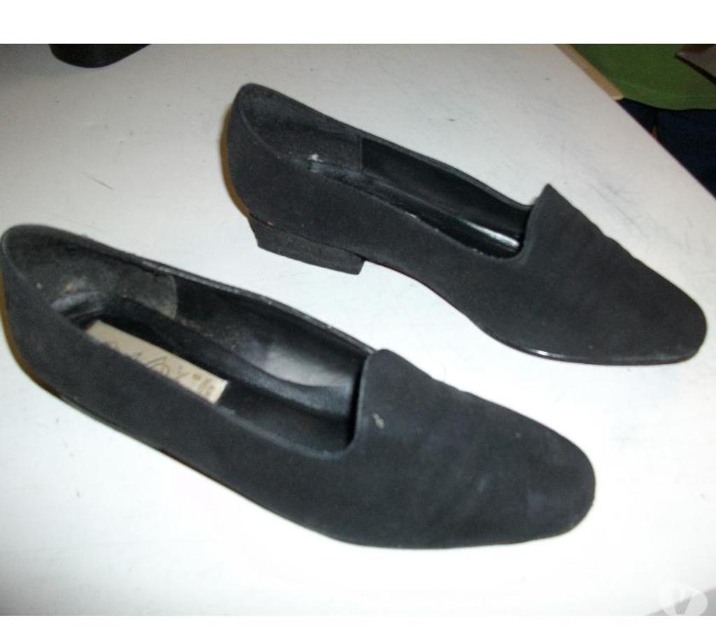 Chaussures Bas-Rhin Bouxwiller - 67330 - Photos Vivastreet Mocassins daim Noir petit talon pointure 38 à 2 €