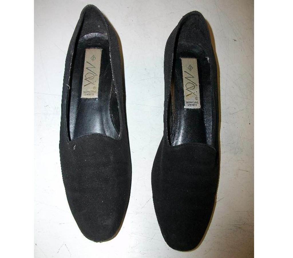 Chaussures Bas-Rhin Bouxwiller - 67330 - Photos Vivastreet Mocassins daim Noir petit talon pointure 38 à 2 €