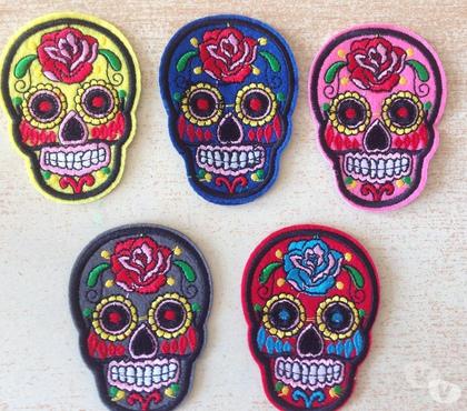 Accessoires & Bagagerie Carnon Hérault - Photos Vivastreet écusson lot de 5 tête de mort mexicaine 7x5 cm