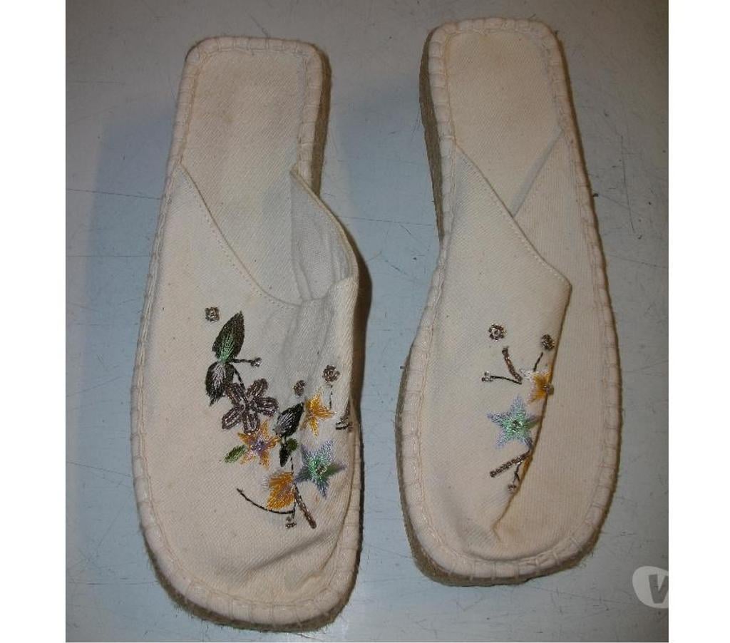 Chaussures Bas-Rhin Bouxwiller - 67330 - Photos Vivastreet 2 paires de Mules-Espadrilles pointure 38 -neuves à 5 €