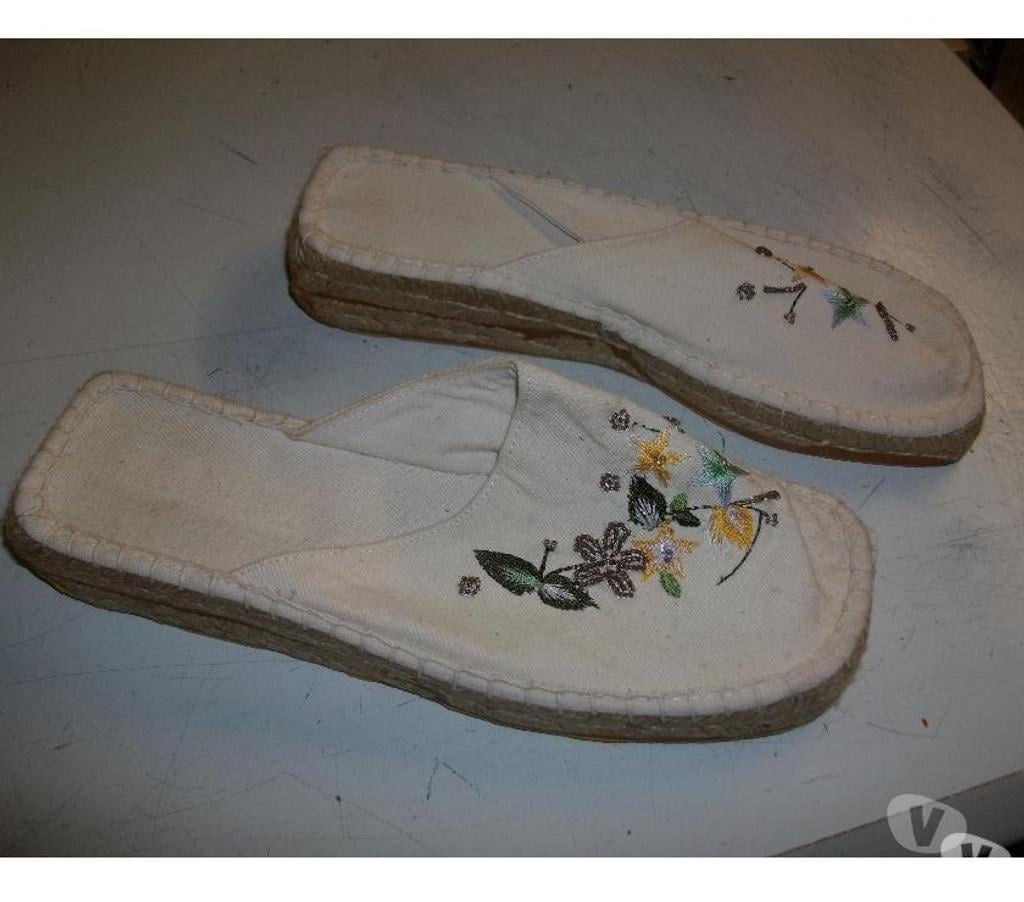 Chaussures Bas-Rhin Bouxwiller - 67330 - Photos Vivastreet 2 paires de Mules-Espadrilles pointure 38 -neuves à 5 €