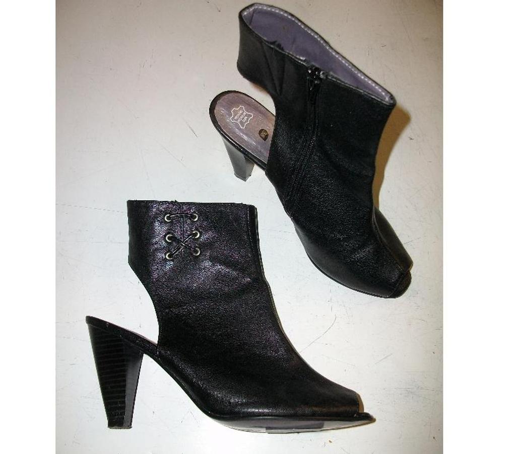 Chaussures Bas-Rhin Bouxwiller - 67330 - Photos Vivastreet Escarpins Noir montants pointure 38 à 5 €