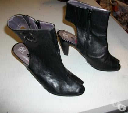 Chaussures et bottes occasion Bouxwiller Bas-Rhin - Photos Vivastreet Escarpins Noir montants pointure 38 à 5 €