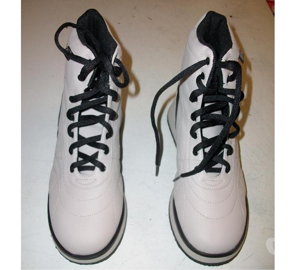 Chaussures Bas-Rhin Bouxwiller - 67330 - Photos Vivastreet Basket hautes Beige-Gris Clair pointure 38-neuves