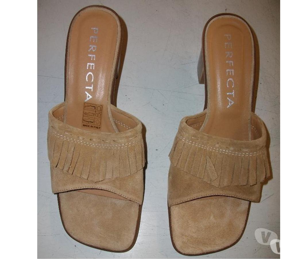 Chaussures Bas-Rhin Bouxwiller - 67330 - Photos Vivastreet Paires de Mules genre sabots à franges pt 38-neuves