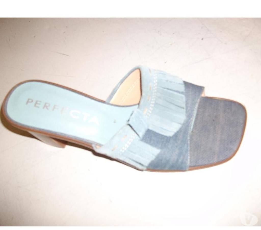 Chaussures Bas-Rhin Bouxwiller - 67330 - Photos Vivastreet Paires de Mules genre sabots à franges pt 38-neuves