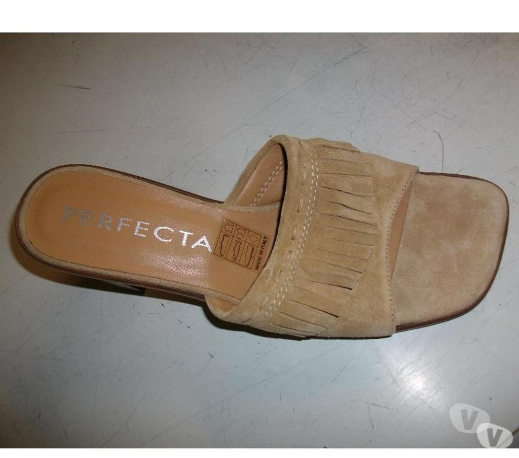 Chaussures Bas-Rhin Bouxwiller - 67330 - Photos Vivastreet Paires de Mules genre sabots à franges pt 38-neuves