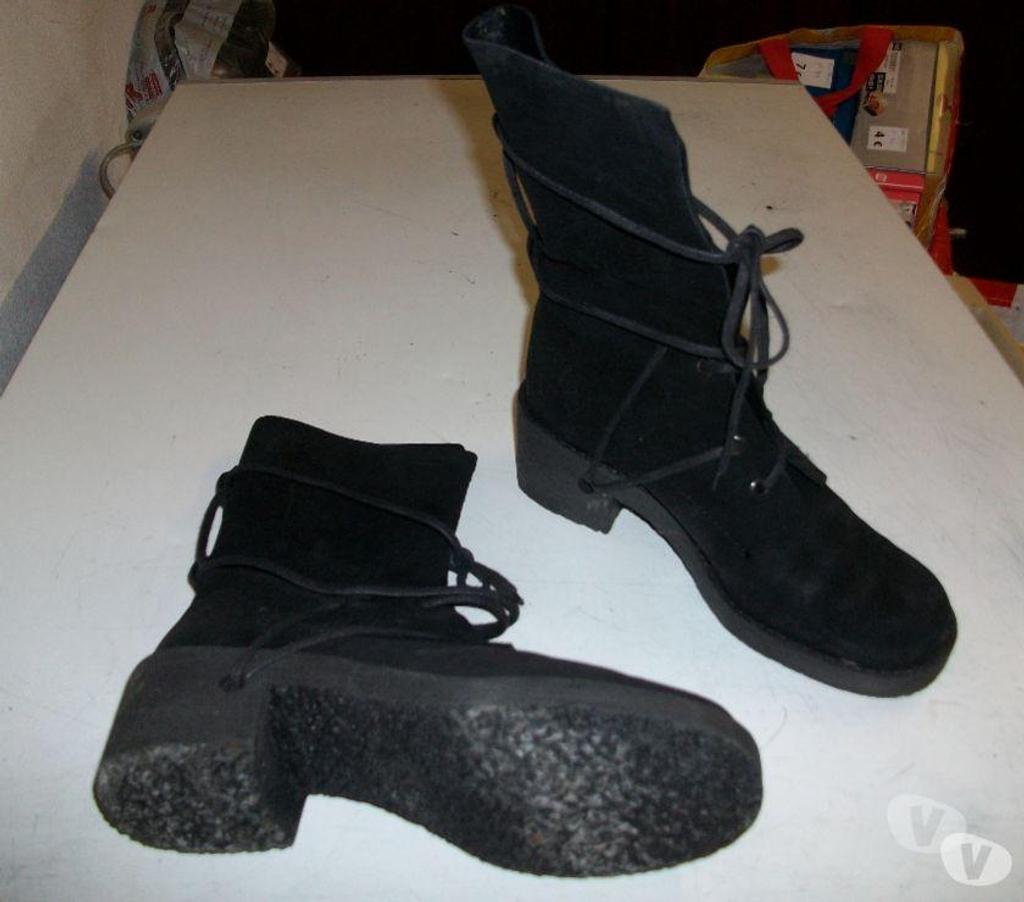 Chaussures Bas-Rhin Bouxwiller - 67330 - Photos Vivastreet Bottines Noir à lacets entrecroisés pt 38-neuves