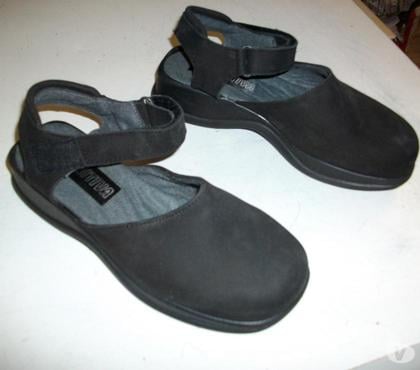 Chaussures et bottes occasion Bouxwiller Bas-Rhin - Photos Vivastreet Sandales Noir en daim à scratch pointure 38-neuves