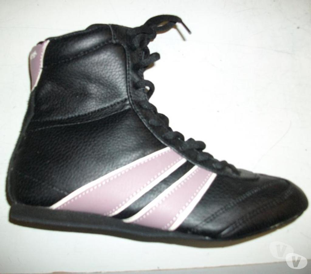 Chaussures Bas-Rhin Bouxwiller - 67330 - Photos Vivastreet Basket hautes Noir bandes Rose à tirette+lacet en pt 38 