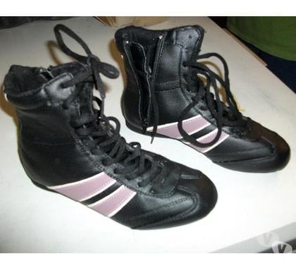 Chaussures et bottes occasion Bouxwiller Bas-Rhin - Photos Vivastreet Basket hautes Noir bandes Rose à tirette+lacet en pt 38