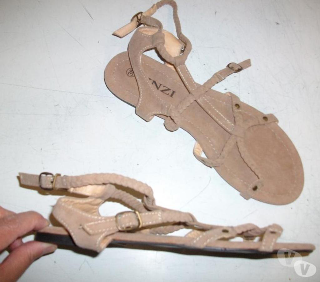 Chaussures Bas-Rhin Bouxwiller - 67330 - Photos Vivastreet Paires de Nus-pieds Beige pointure 38 -neufs-5 € la paire
