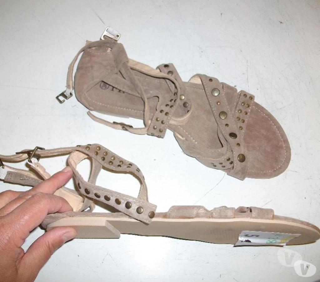 Chaussures Bas-Rhin Bouxwiller - 67330 - Photos Vivastreet Paires de Nus-pieds Beige pointure 38 -neufs-5 € la paire