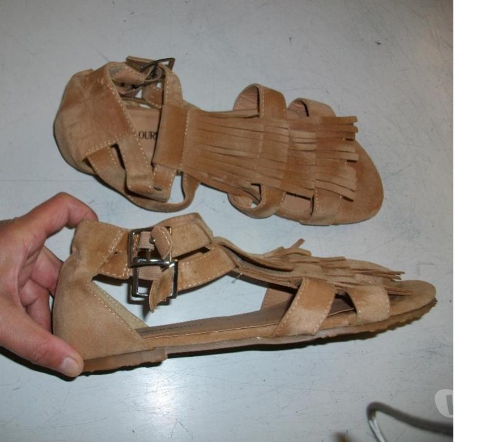 Chaussures Bas-Rhin Bouxwiller - 67330 - Photos Vivastreet Paires de Nus-pieds Beige pointure 38 -neufs-5 € la paire