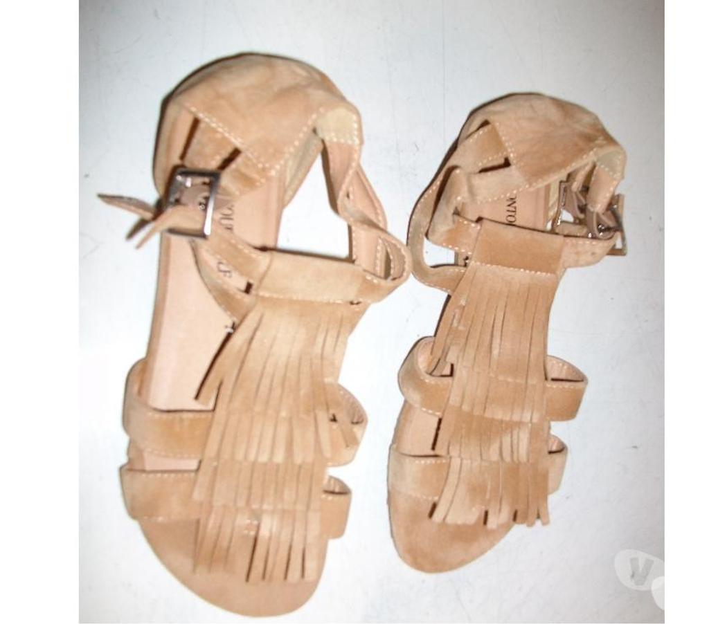 Chaussures Bas-Rhin Bouxwiller - 67330 - Photos Vivastreet Paires de Nus-pieds Beige pointure 38 -neufs-5 € la paire