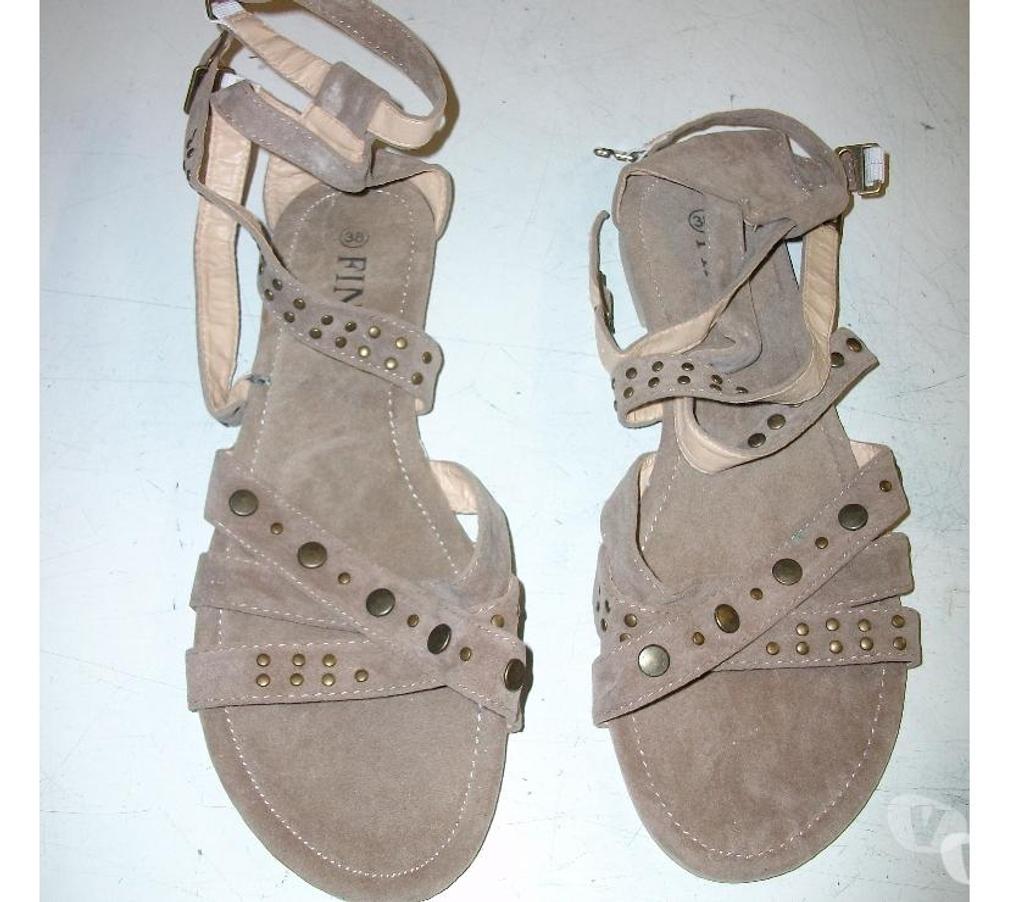 Chaussures Bas-Rhin Bouxwiller - 67330 - Photos Vivastreet Paires de Nus-pieds Beige pointure 38 -neufs-5 € la paire