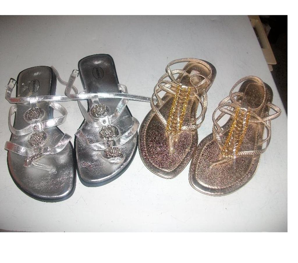 Chaussures Bas-Rhin Bouxwiller - 67330 - Photos Vivastreet Paires de Nu-pieds pointure 40 Doré et Argenté neufs à 5 €