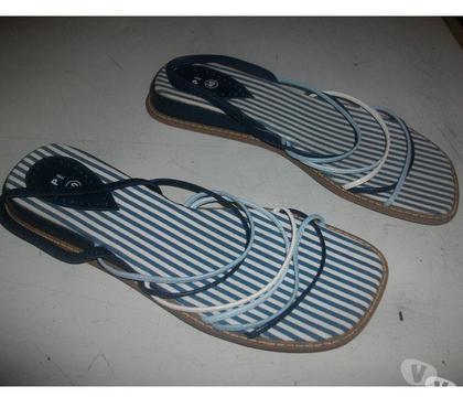 Chaussures occasion Bouxwiller Bas-Rhin - Photos Vivastreet Nu-pieds Bleu Tricolore pointure 40 -neufs- à 5 €