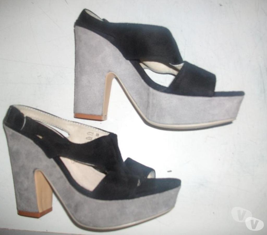 Chaussures Bas-Rhin Bouxwiller - 67330 - Photos Vivastreet Escarpins bicolore Gris-Noir pt 38-39 -neuves- à 10 €