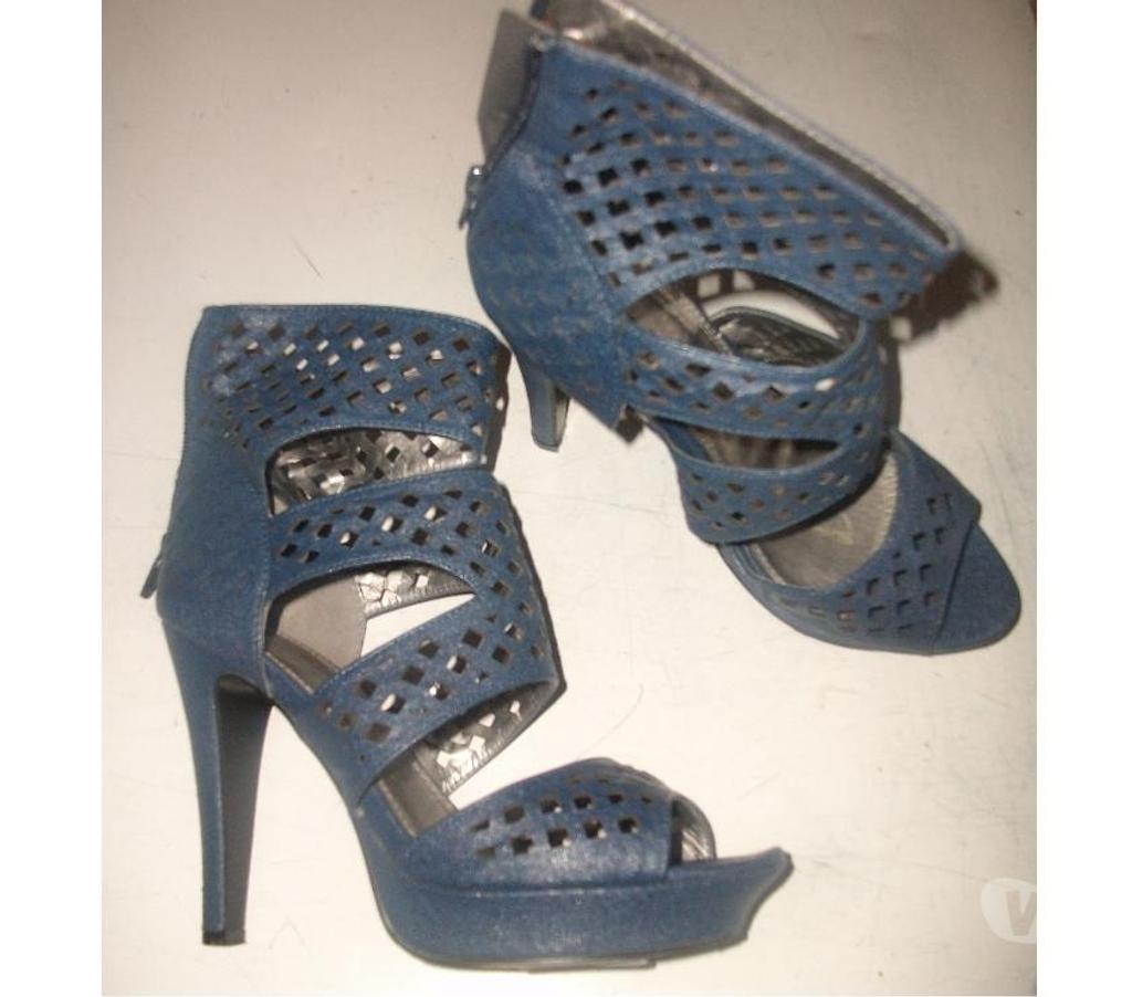 Chaussures Bas-Rhin Bouxwiller - 67330 - Photos Vivastreet Escarpins Marine à tirette pt 38-39 (grand 38) à 9 €
