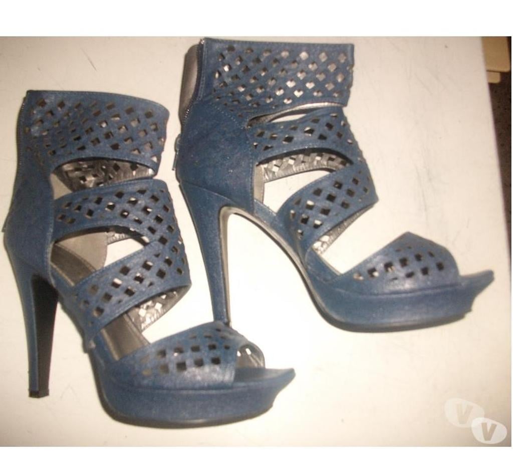 Chaussures Bas-Rhin Bouxwiller - 67330 - Photos Vivastreet Escarpins Marine à tirette pt 38-39 (grand 38) à 9 €