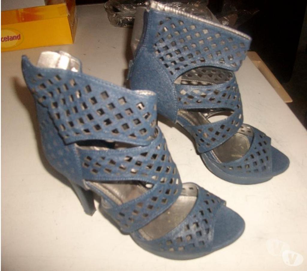 Chaussures Bas-Rhin Bouxwiller - 67330 - Photos Vivastreet Escarpins Marine à tirette pt 38-39 (grand 38) à 9 €