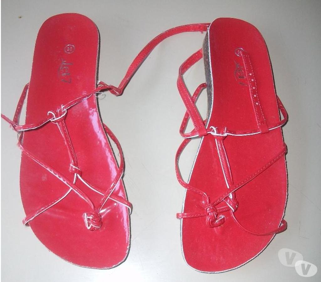 Chaussures Bas-Rhin Bouxwiller - 67330 - Photos Vivastreet Sandales entredoigts Rouge pt 38 -neuves- à 4 €