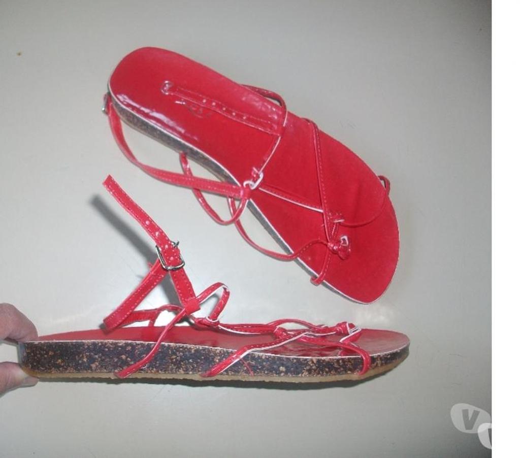Chaussures Bas-Rhin Bouxwiller - 67330 - Photos Vivastreet Sandales entredoigts Rouge pt 38 -neuves- à 4 €