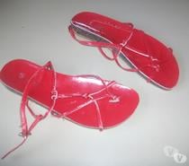 Sandales entredoigts Rouge pt 38 -neuves- à 4 €