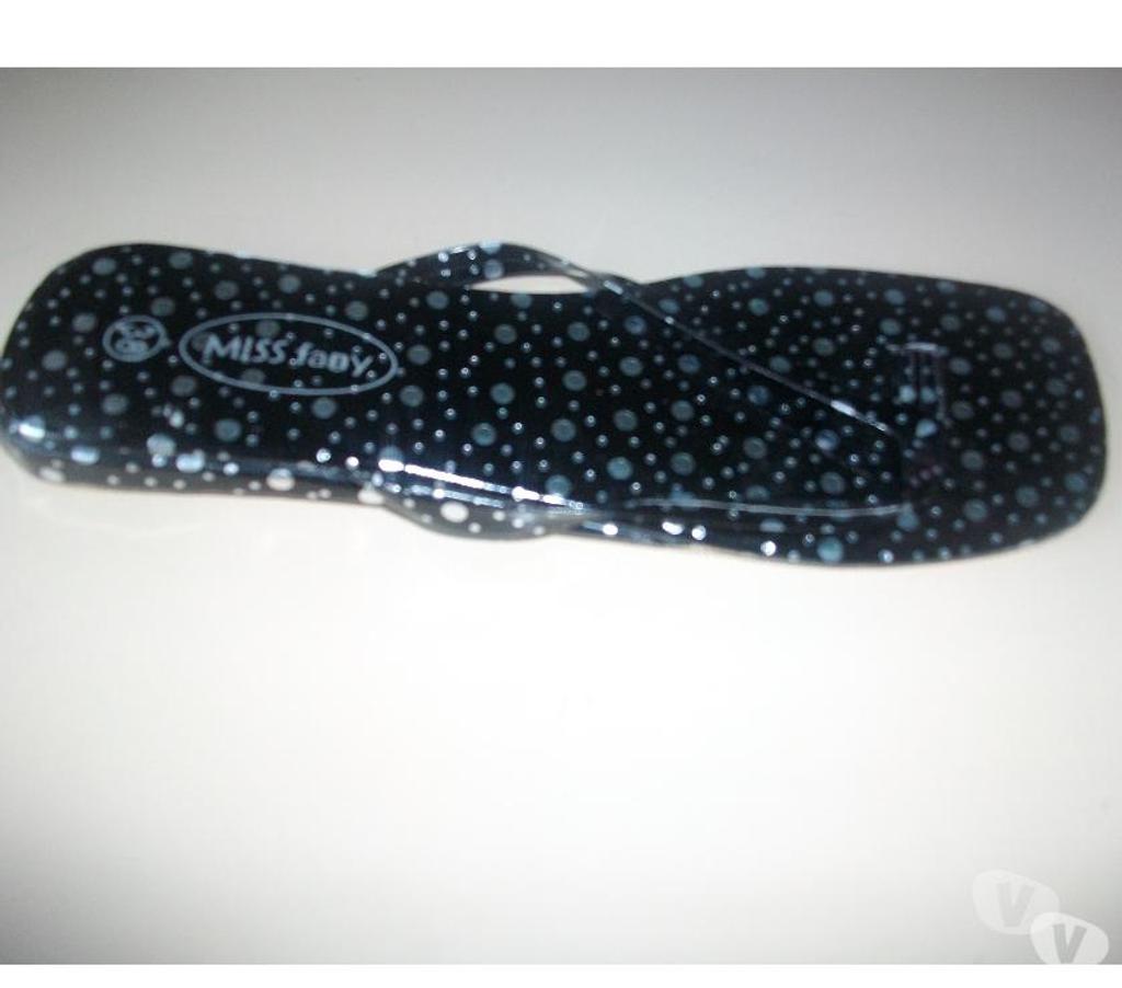 Chaussures Bas-Rhin Bouxwiller - 67330 - Photos Vivastreet Tongs Noir à pois argentés pt 38-neuves- à 2,50 €