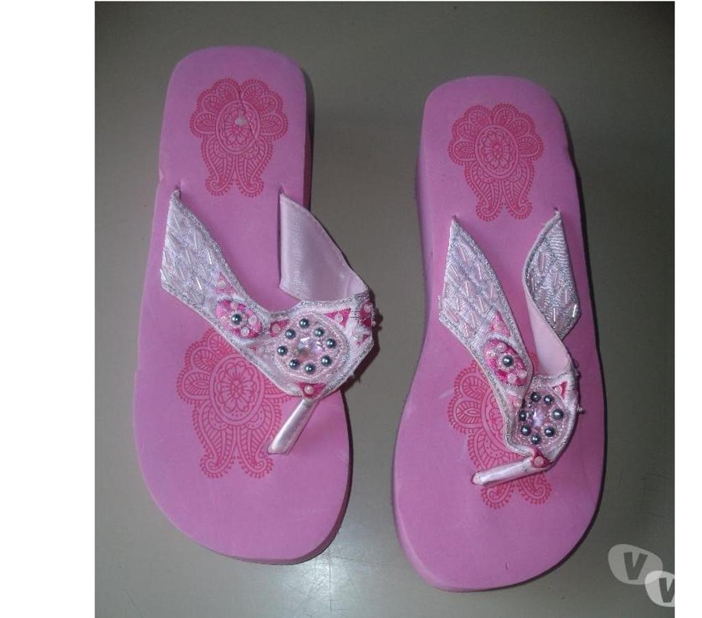 Chaussures Bas-Rhin Bouxwiller - 67330 - Photos Vivastreet Tongs Rose Perlées à grosse semelle pt 38-neuves- à 2,50 €