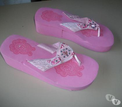 Chaussures Bouxwiller Bas-Rhin - Photos Vivastreet Tongs Rose Perlées à grosse semelle pt 38-neuves- à 2,50 €