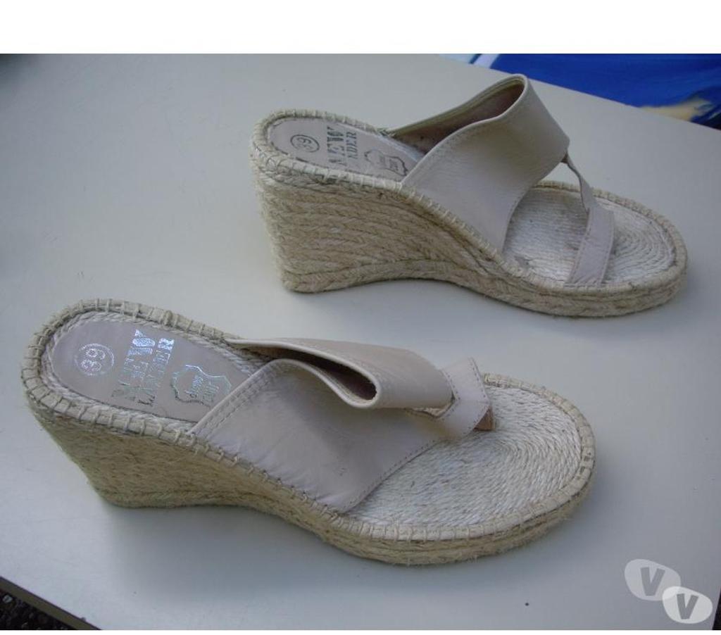 Chaussures Bas-Rhin Bouxwiller - 67330 - Photos Vivastreet Espadrilles entredoigts Beige talons compensés pt 39-40