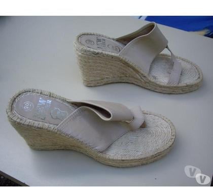 Chaussures occasion Bouxwiller Bas-Rhin - Photos Vivastreet Espadrilles entredoigts Beige talons compensés pt 39-40