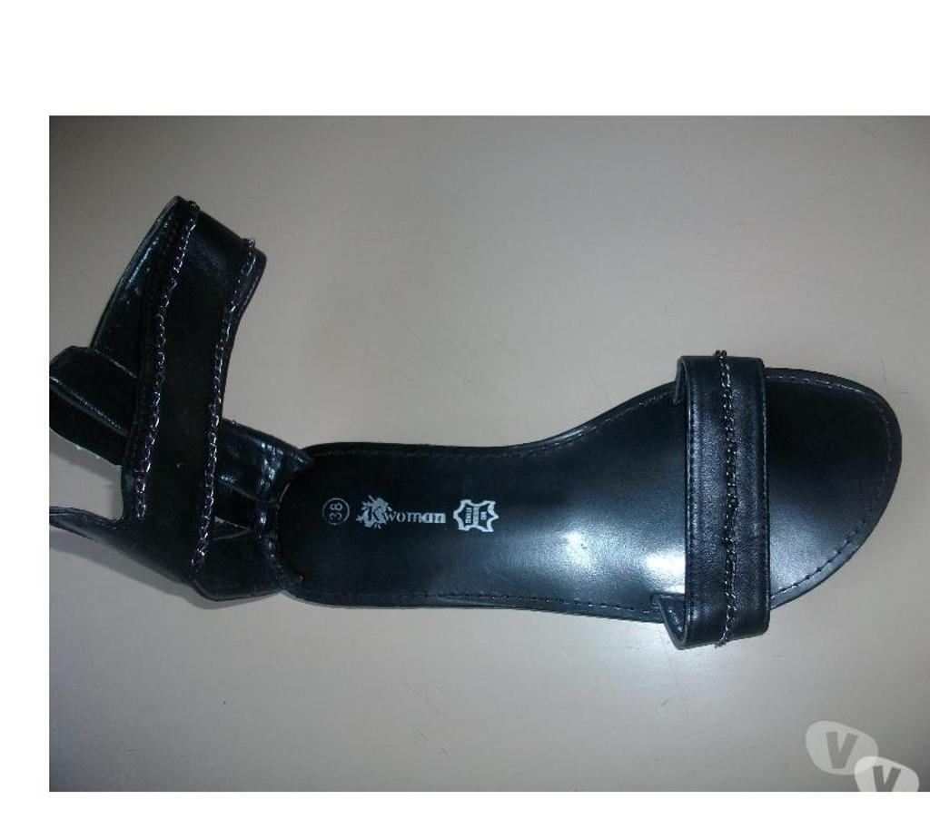 Chaussures Bas-Rhin Bouxwiller - 67330 - Photos Vivastreet ¨Paires de Sandales montantes Noir pt 38 neuves- à 5 €