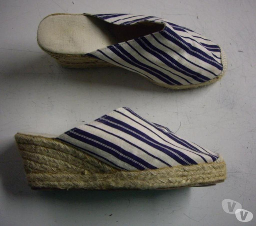 Chaussures Bas-Rhin Bouxwiller - 67330 - Photos Vivastreet Sabots en espadrilles Marine Rayé pt 38-neuves- à 5 €