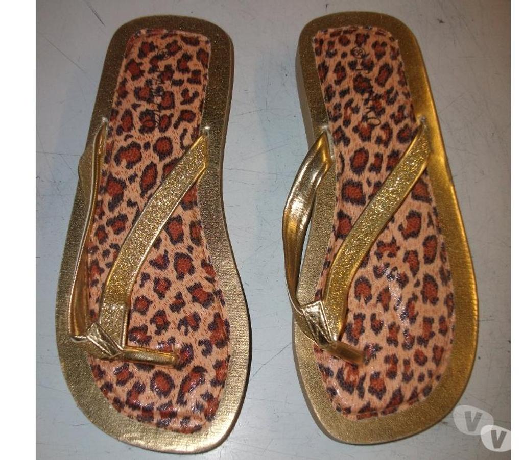 Chaussures Bas-Rhin Bouxwiller - 67330 - Photos Vivastreet Paires de Tongs dorés pt 38 -neuves- à 2,50 €